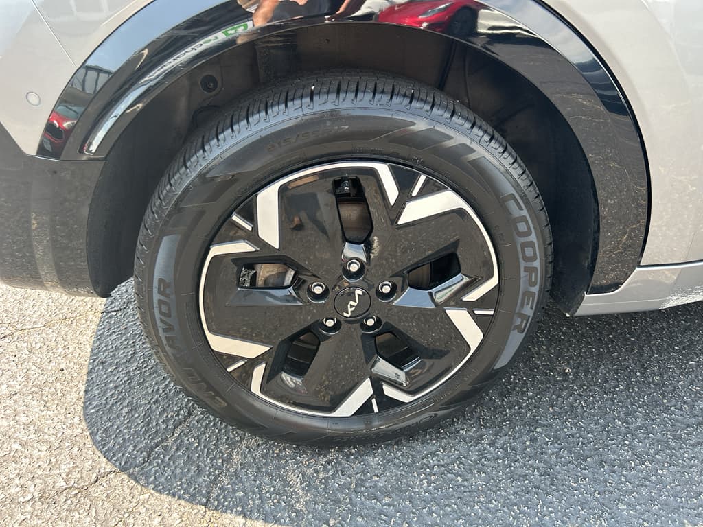 2023 Kia Niro EV view 24