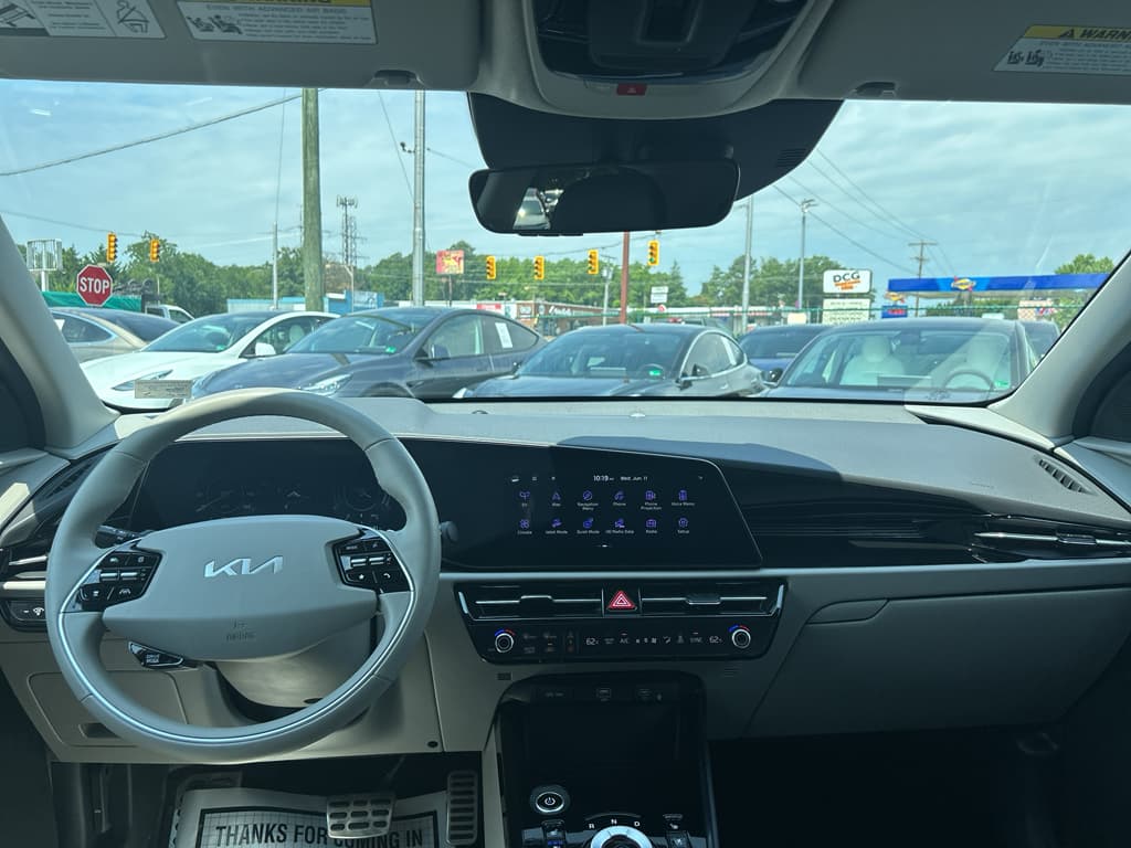 2023 Kia Niro EV view 15
