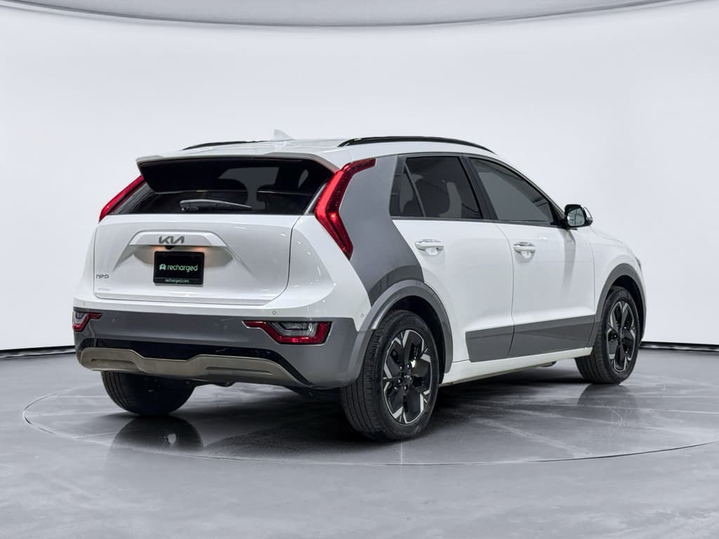 2023 Kia Niro EV view 3
