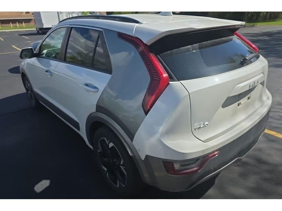 2023 Kia Niro EV view 4