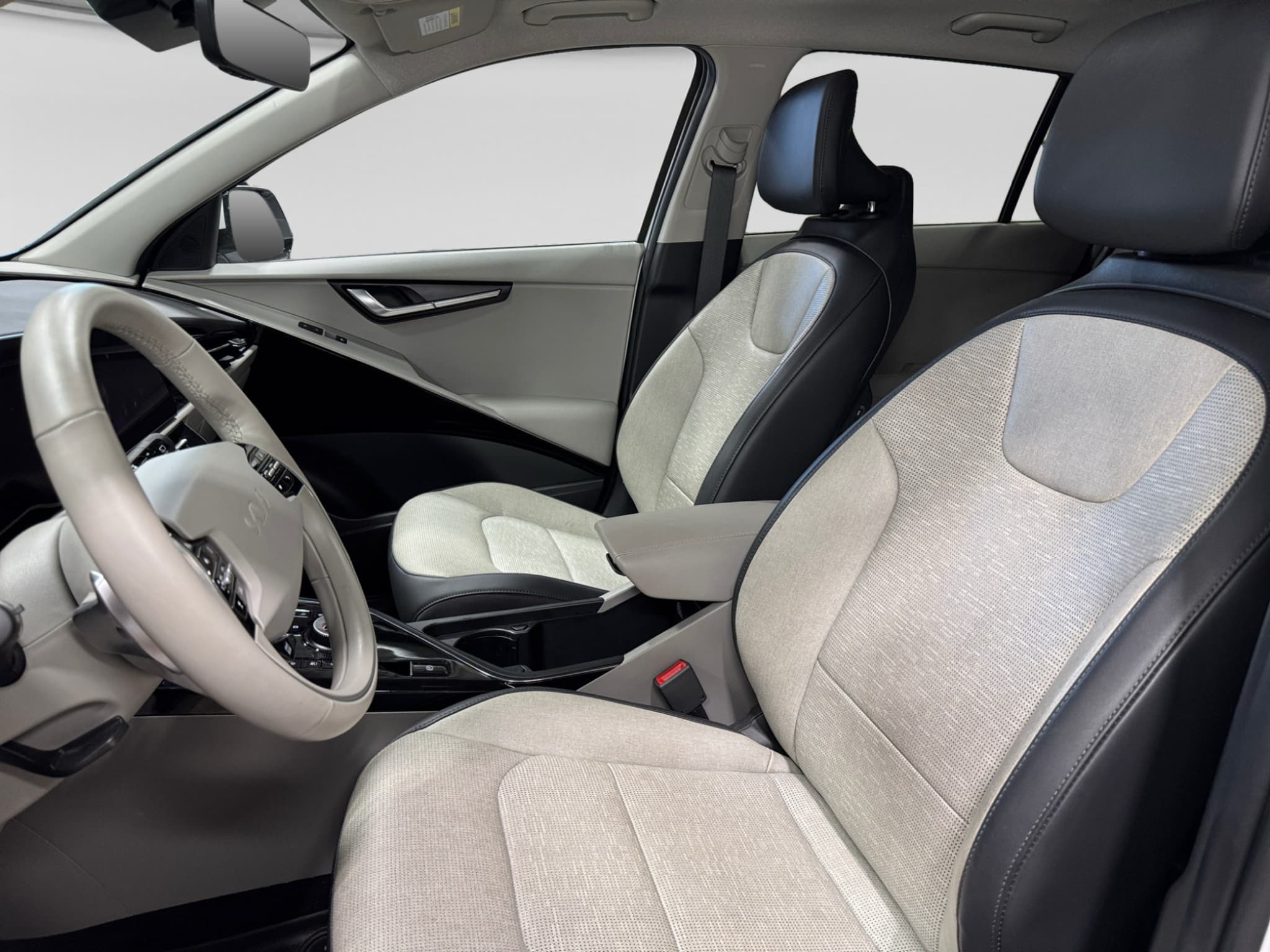 2023 Kia Niro EV view 18