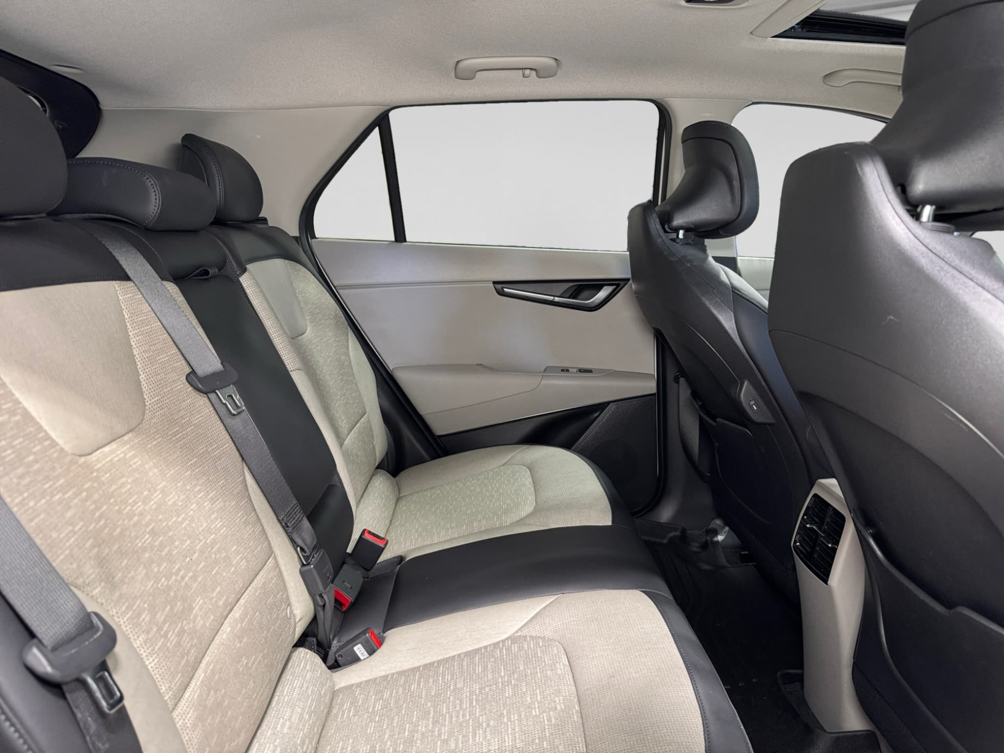 2023 Kia Niro EV view 23