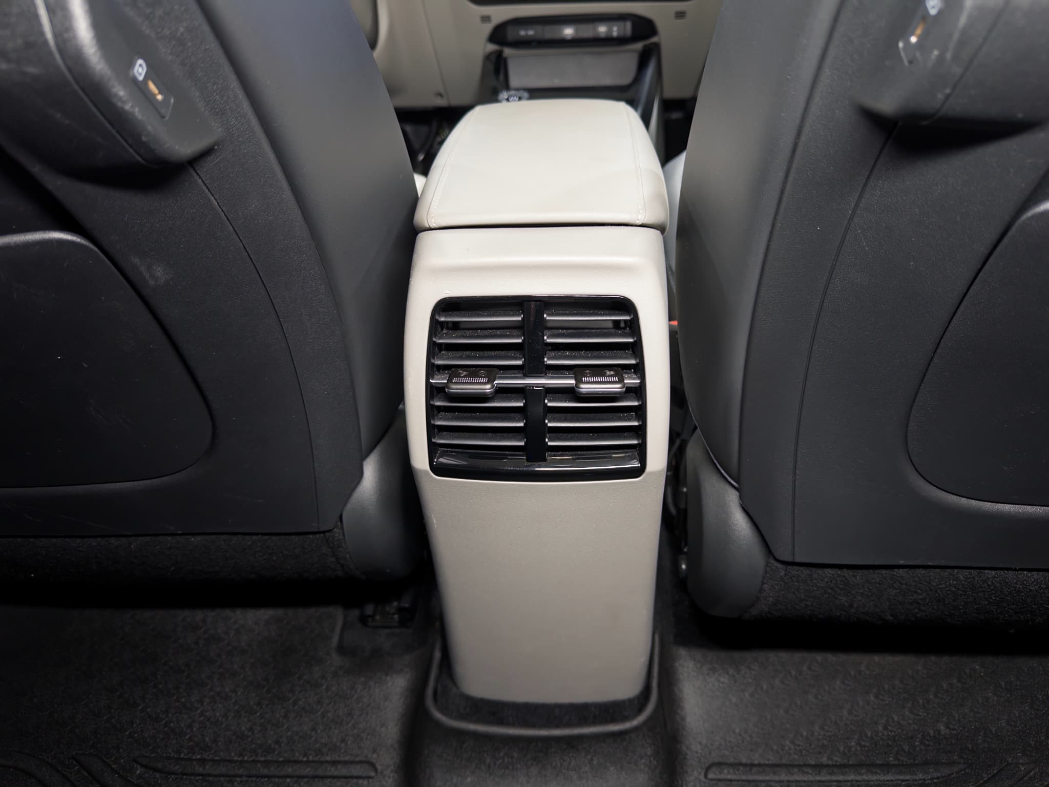 2023 Kia Niro EV view 22