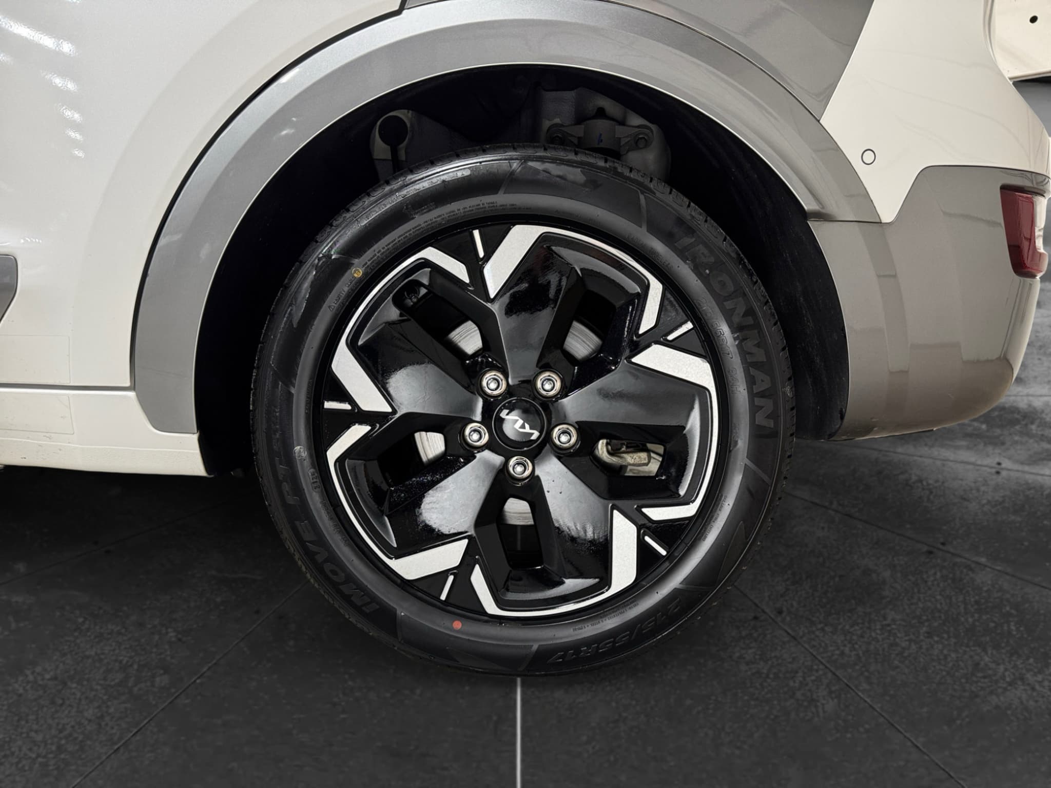 2023 Kia Niro EV view 34