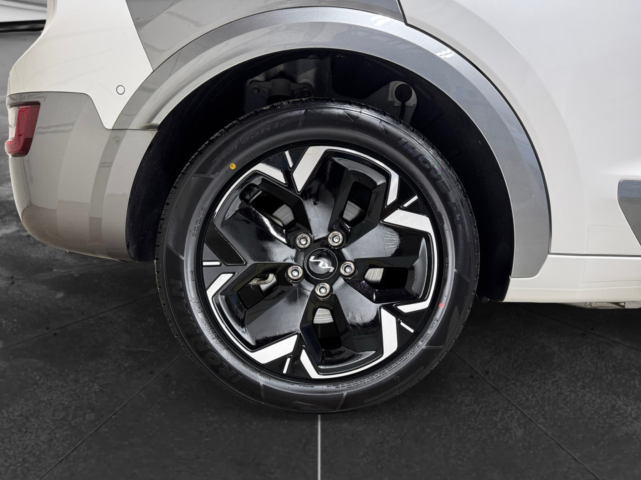2023 Kia Niro EV view 38