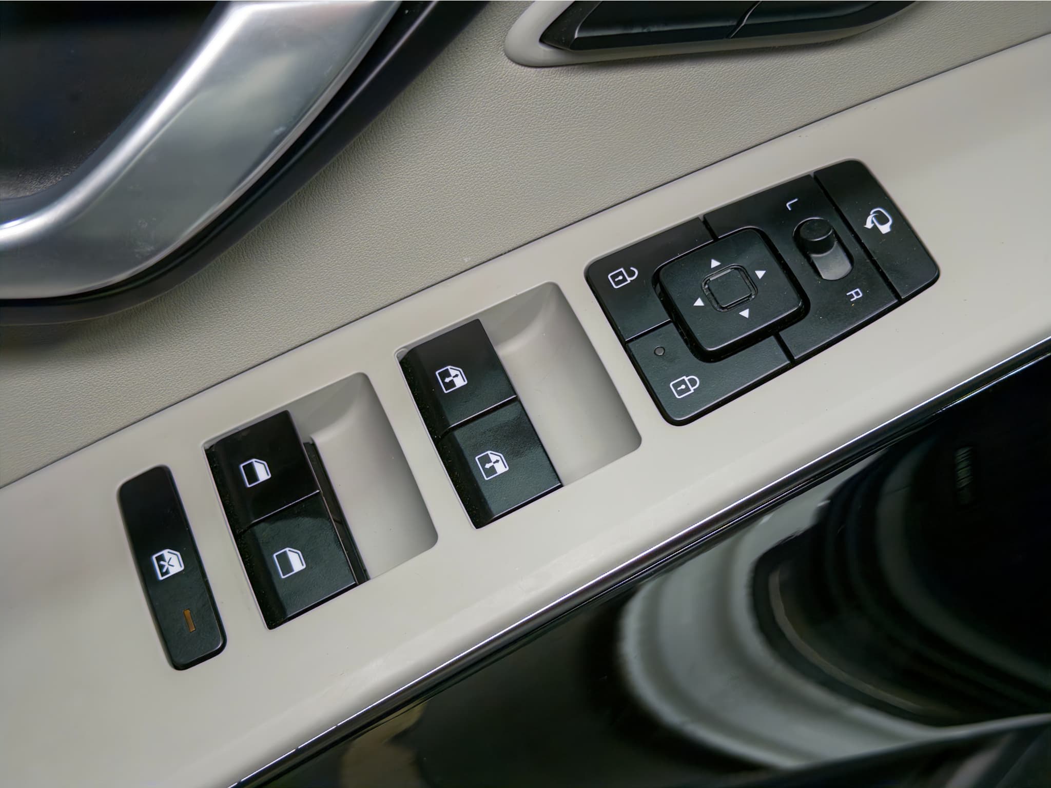 2023 Kia Niro EV view 8
