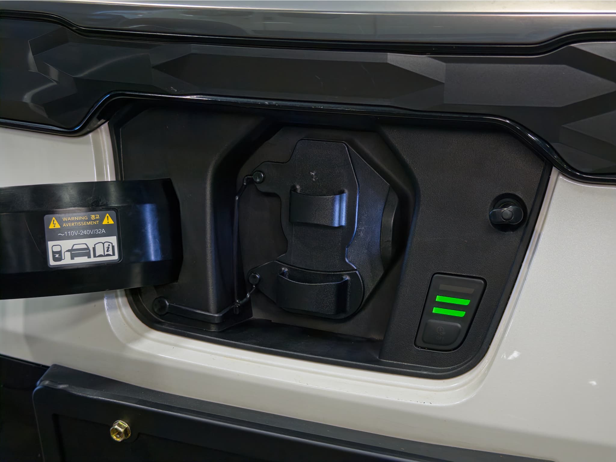 2023 Kia Niro EV view 5