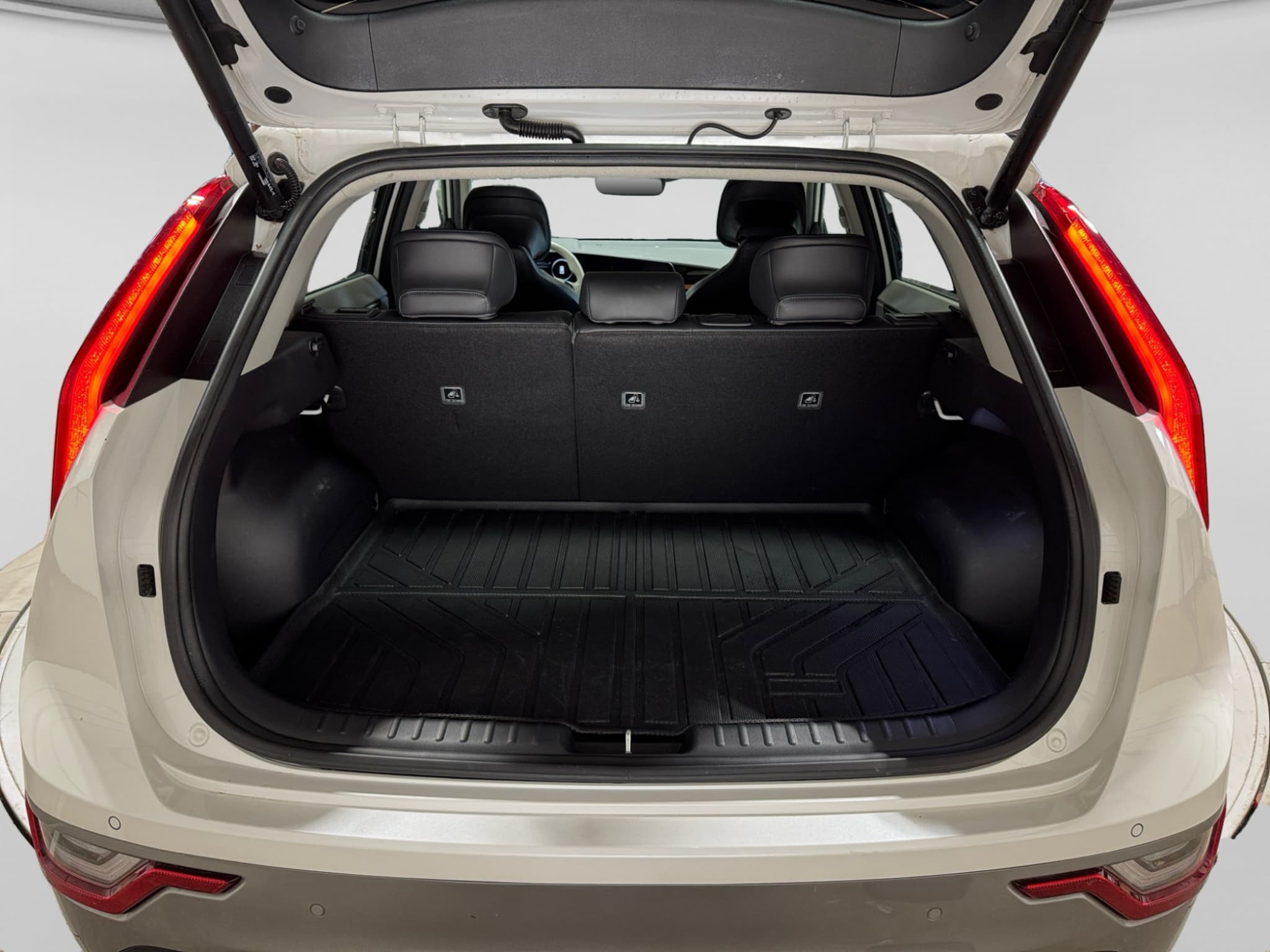 2023 Kia Niro EV view 28