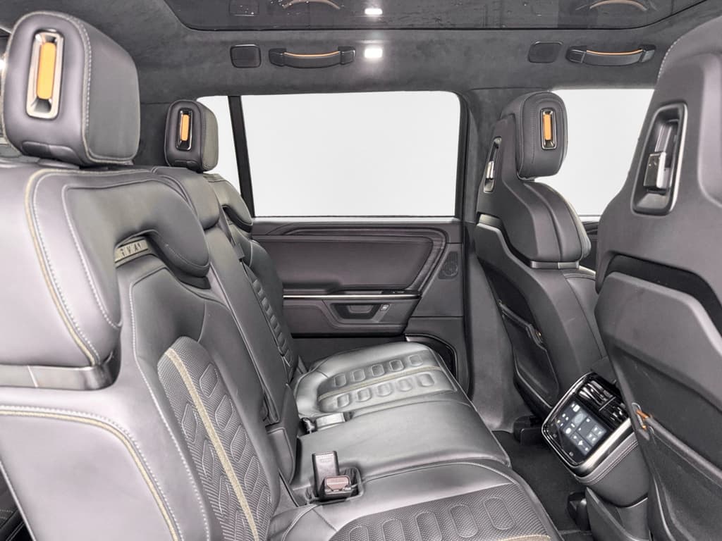 2025 Rivian R1S view 21