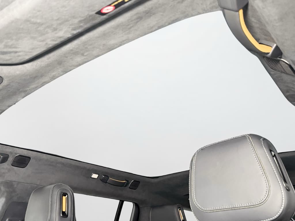 2025 Rivian R1S view 24