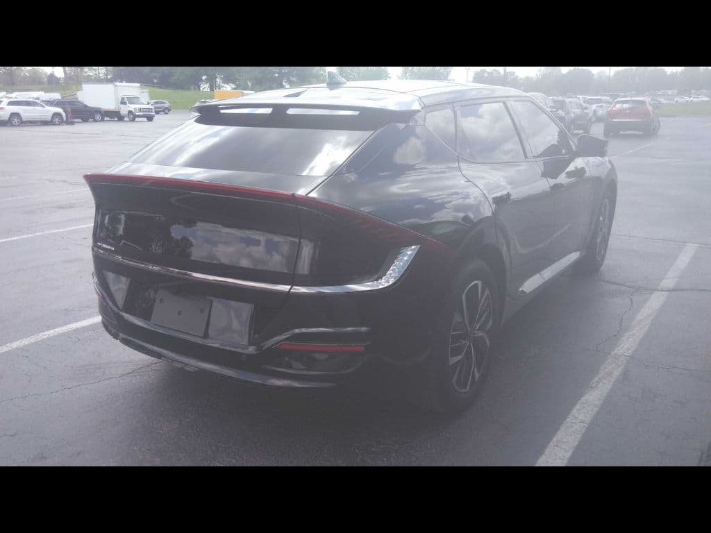 2022 Kia EV6 view 3