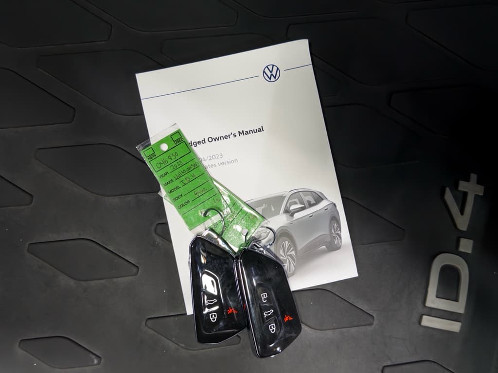 2023 Volkswagen ID.4 view 23