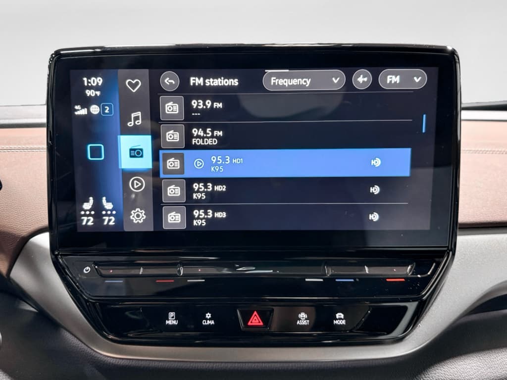 2023 Volkswagen ID.4 view 12