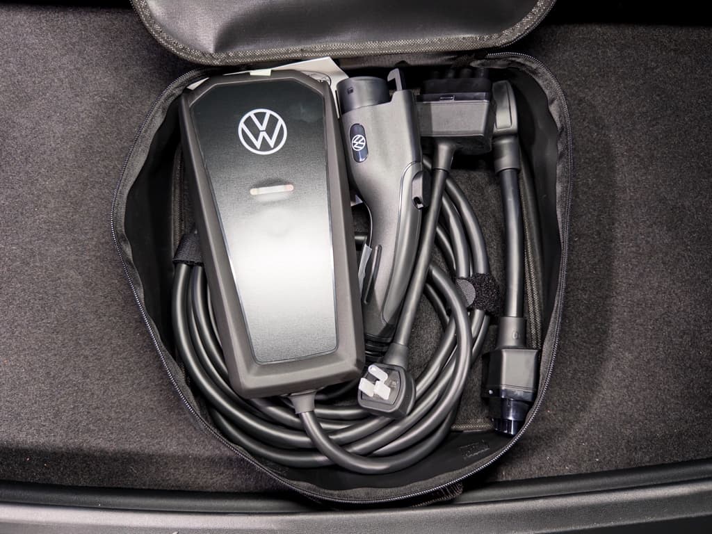 2023 Volkswagen ID.4 view 6