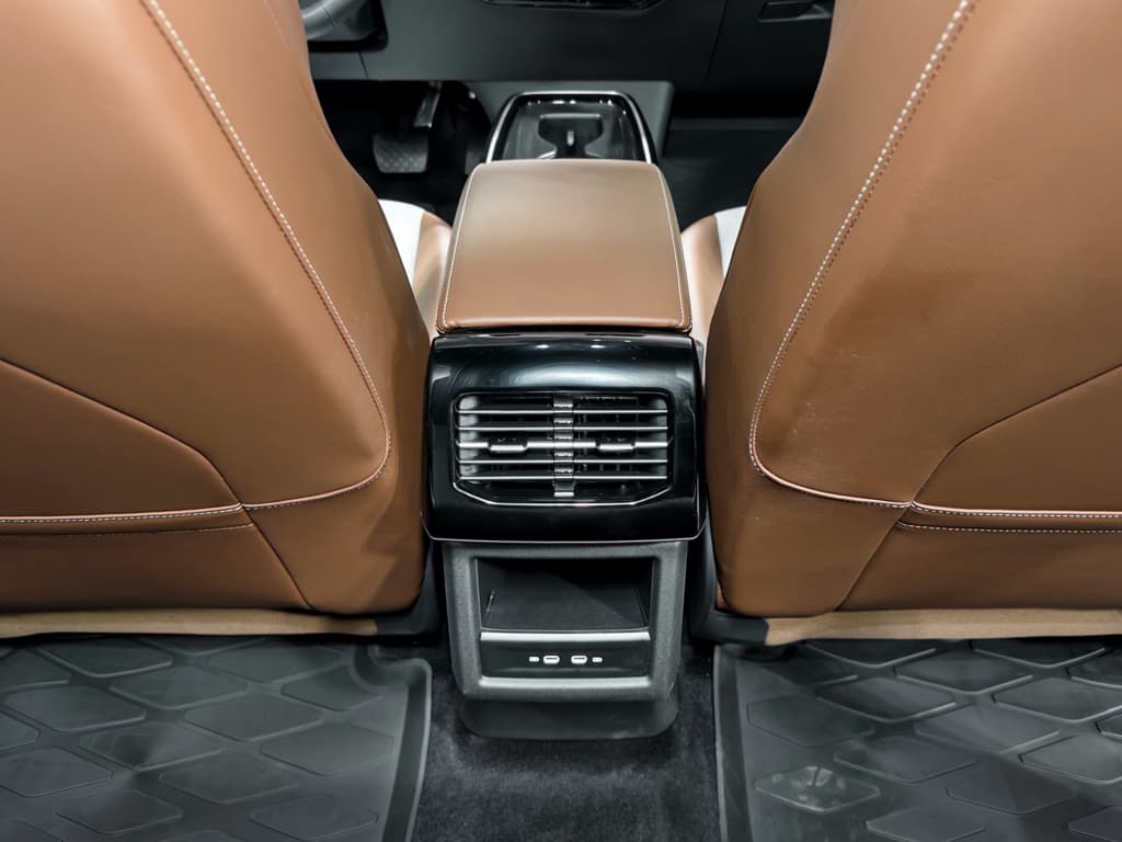2023 Volkswagen ID.4 view 21