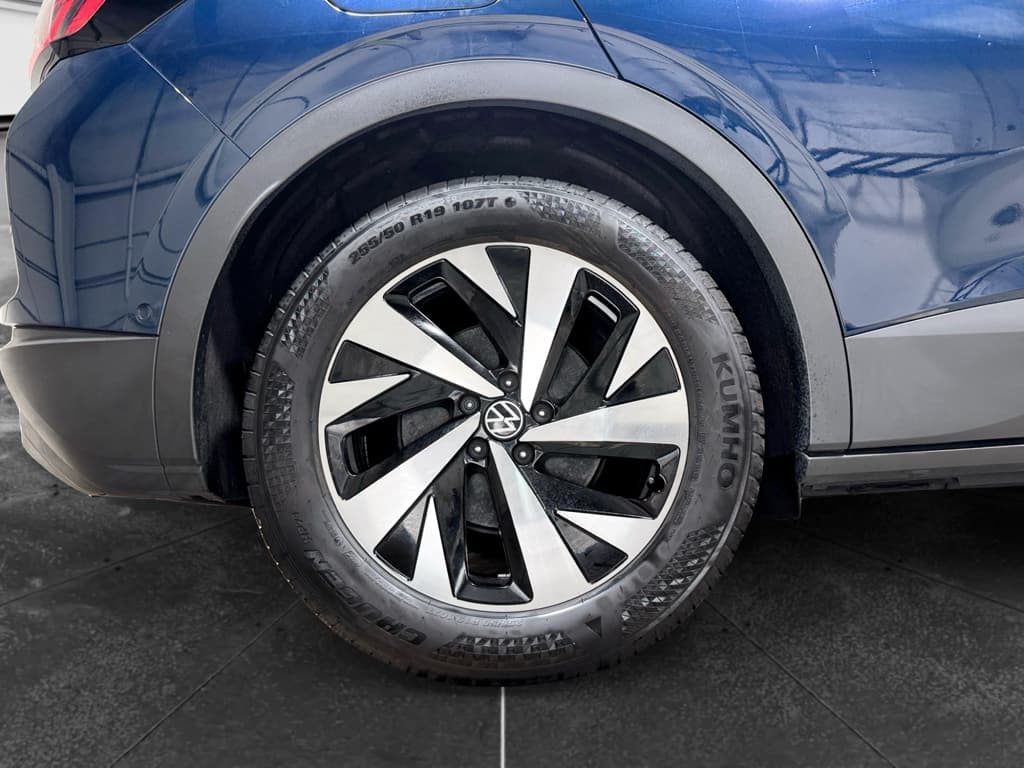 2023 Volkswagen ID.4 view 32