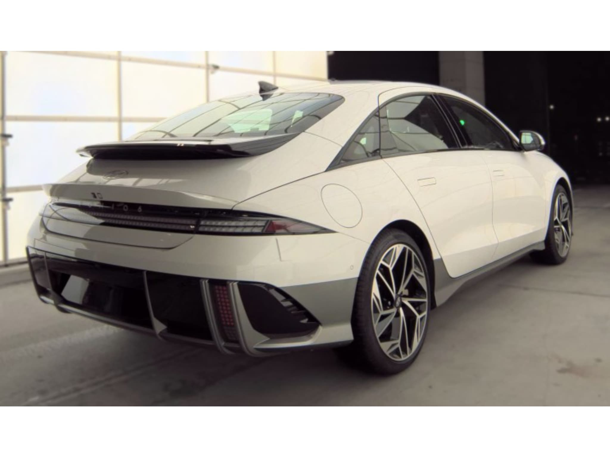 2023 Hyundai IONIQ 6 view 3