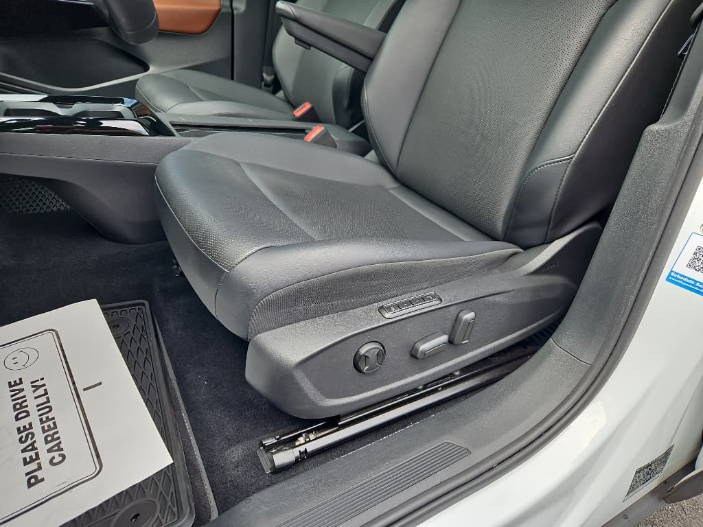 2021 Volkswagen ID.4 view 7