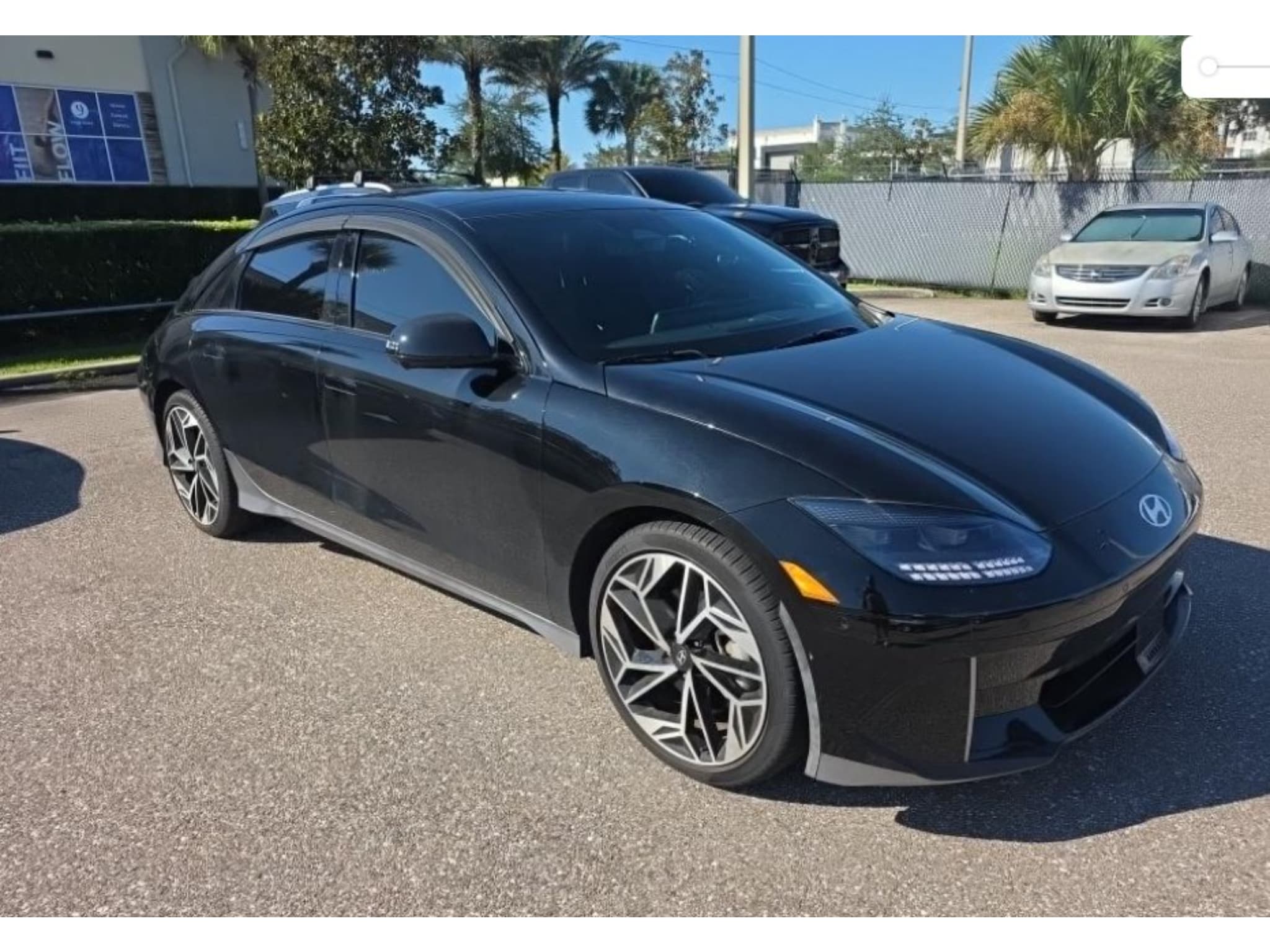 2023 Hyundai IONIQ 6 view 4