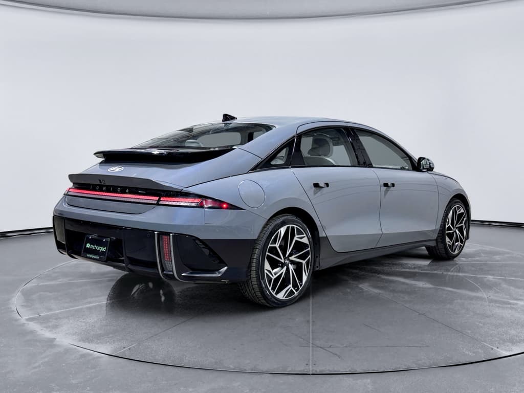2023 Hyundai IONIQ 6 view 3
