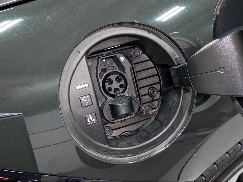 2023 Hyundai IONIQ 6 view 5
