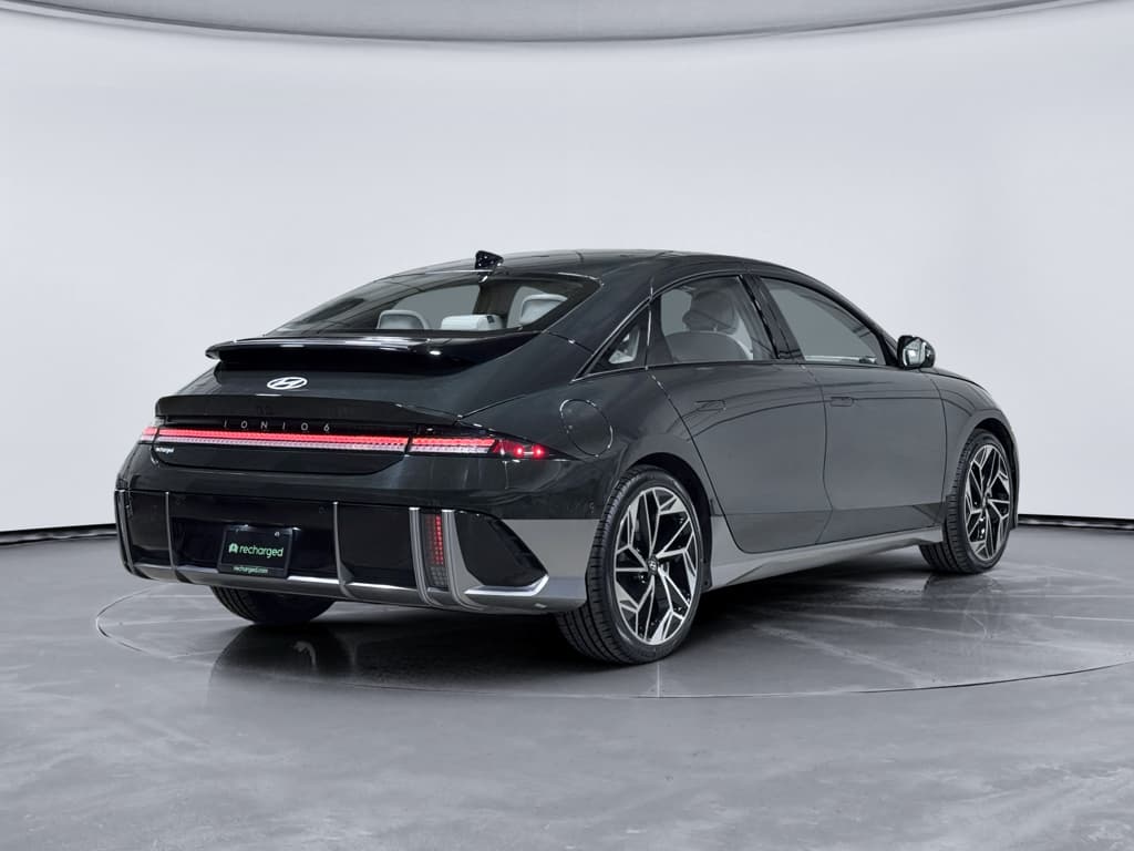 2023 Hyundai IONIQ 6 view 3