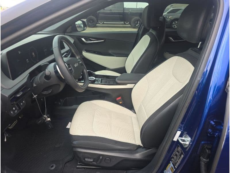 2022 Kia EV6 view 7