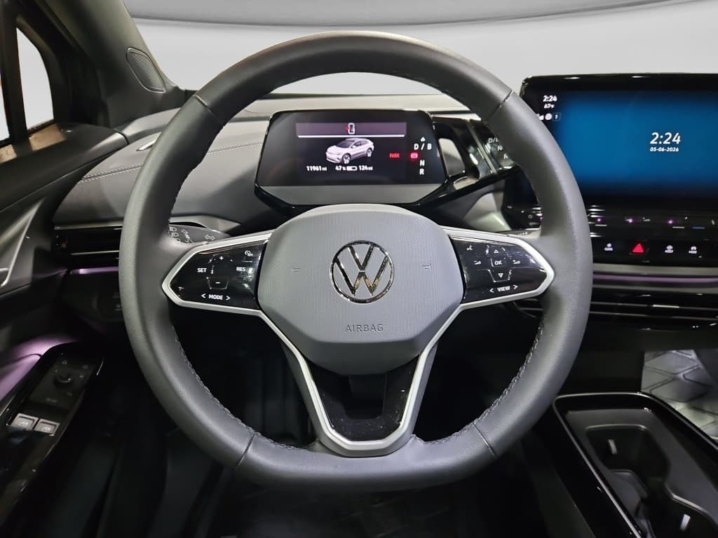 2023 Volkswagen ID.4 view 7
