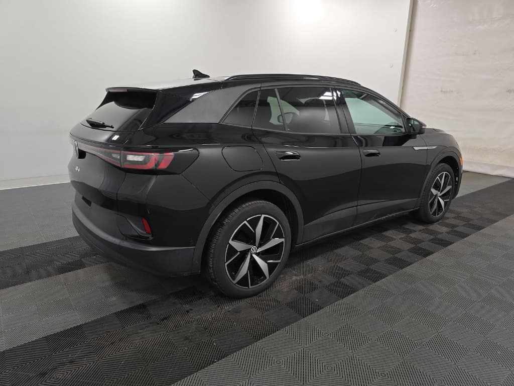 2023 Volkswagen ID.4 view 3