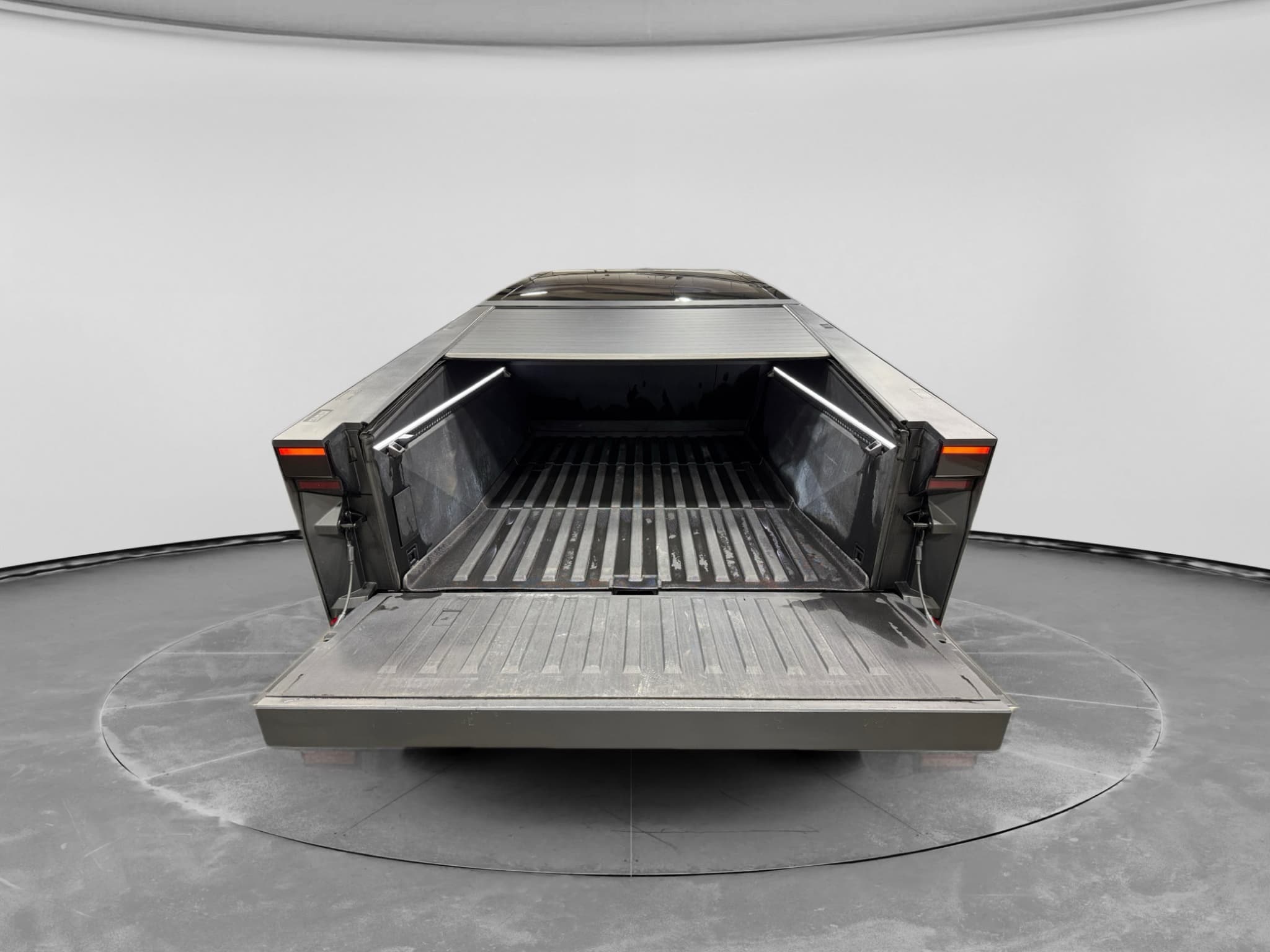 2024 Tesla Cybertruck view 25