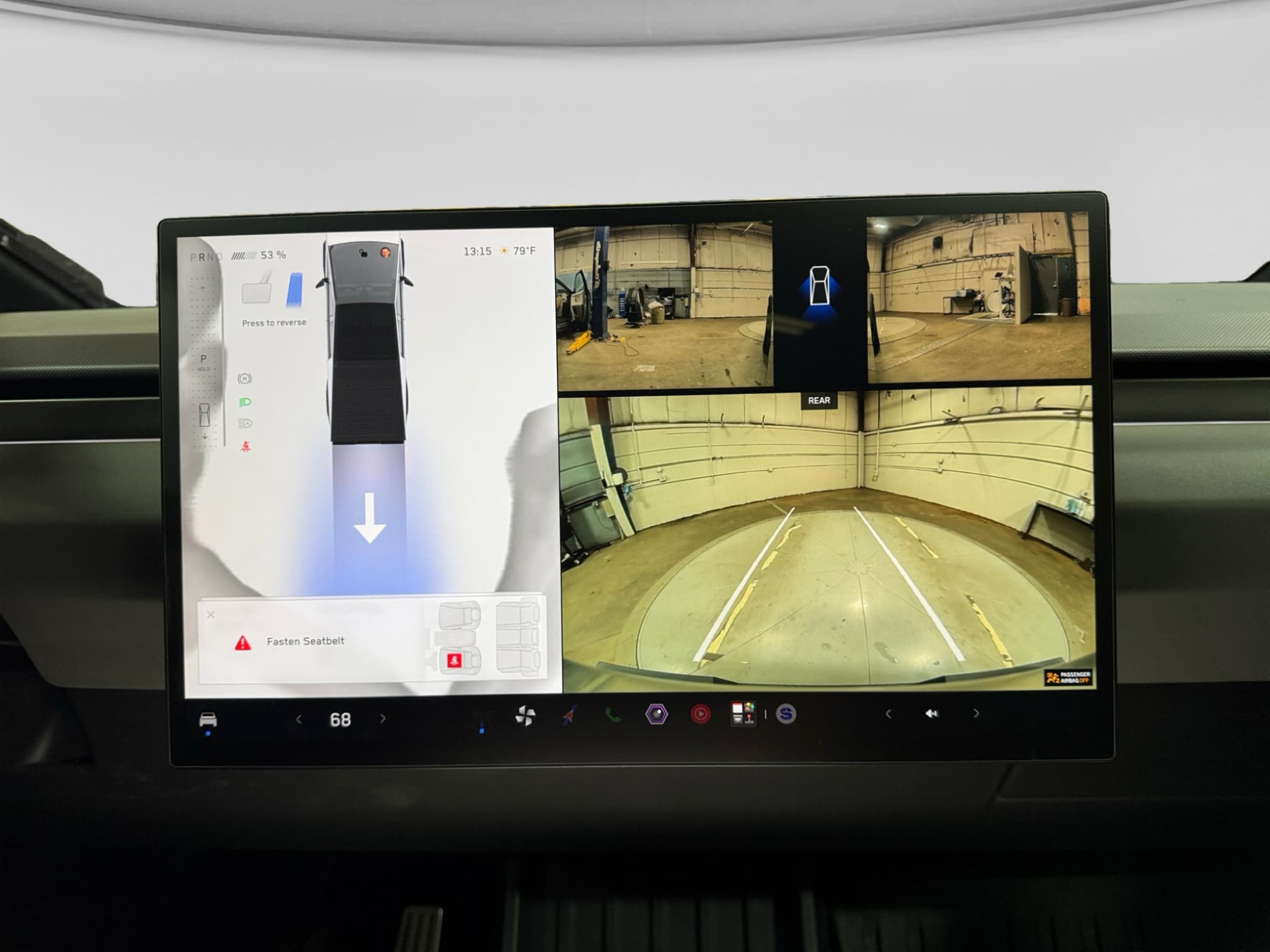 2024 Tesla Cybertruck view 14