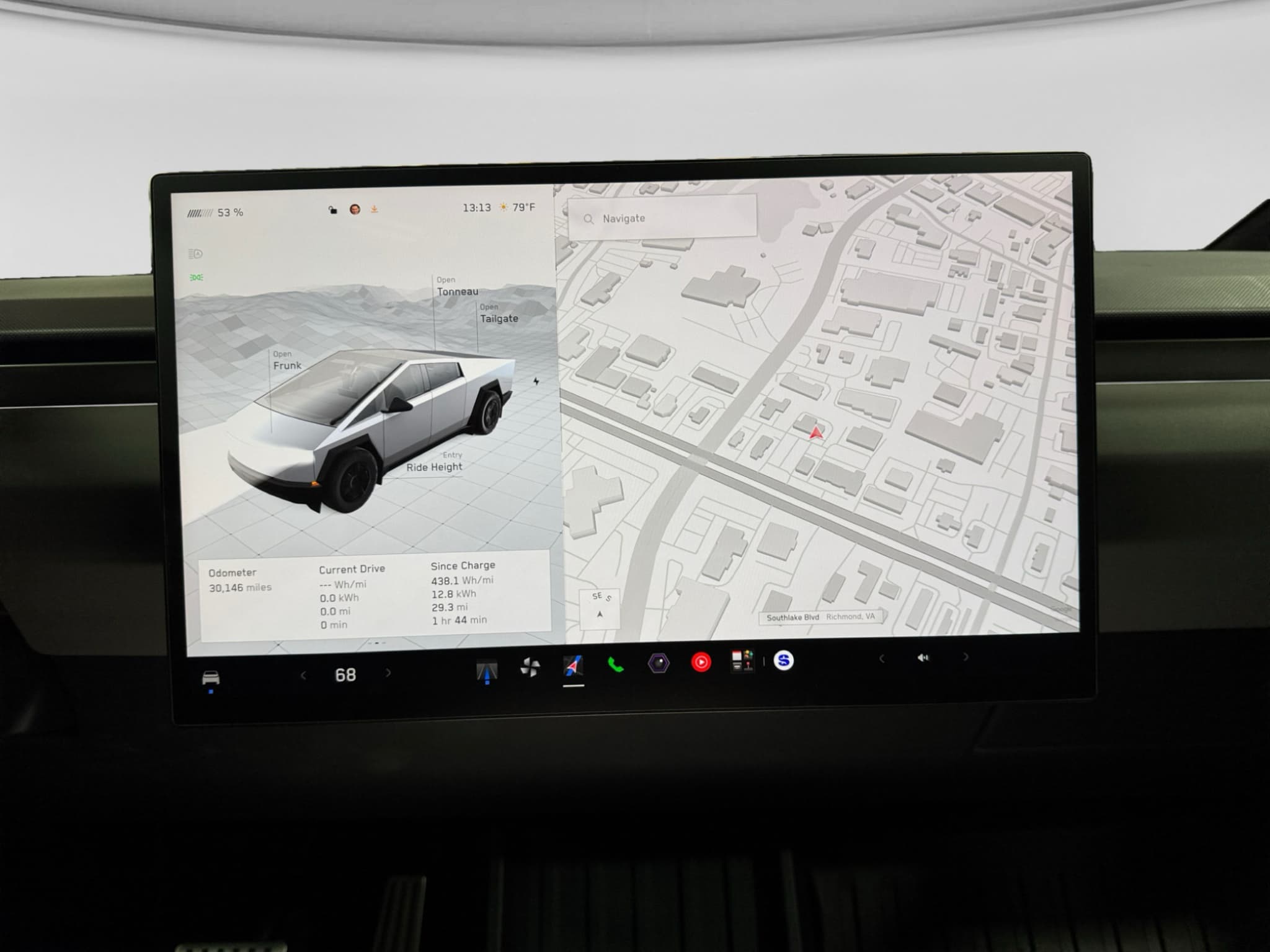 2024 Tesla Cybertruck view 9