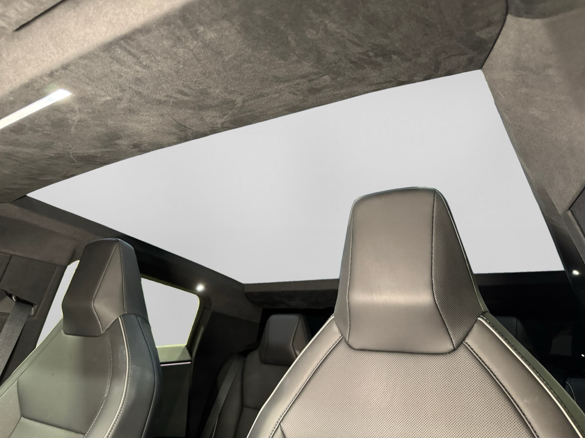 2024 Tesla Cybertruck view 23