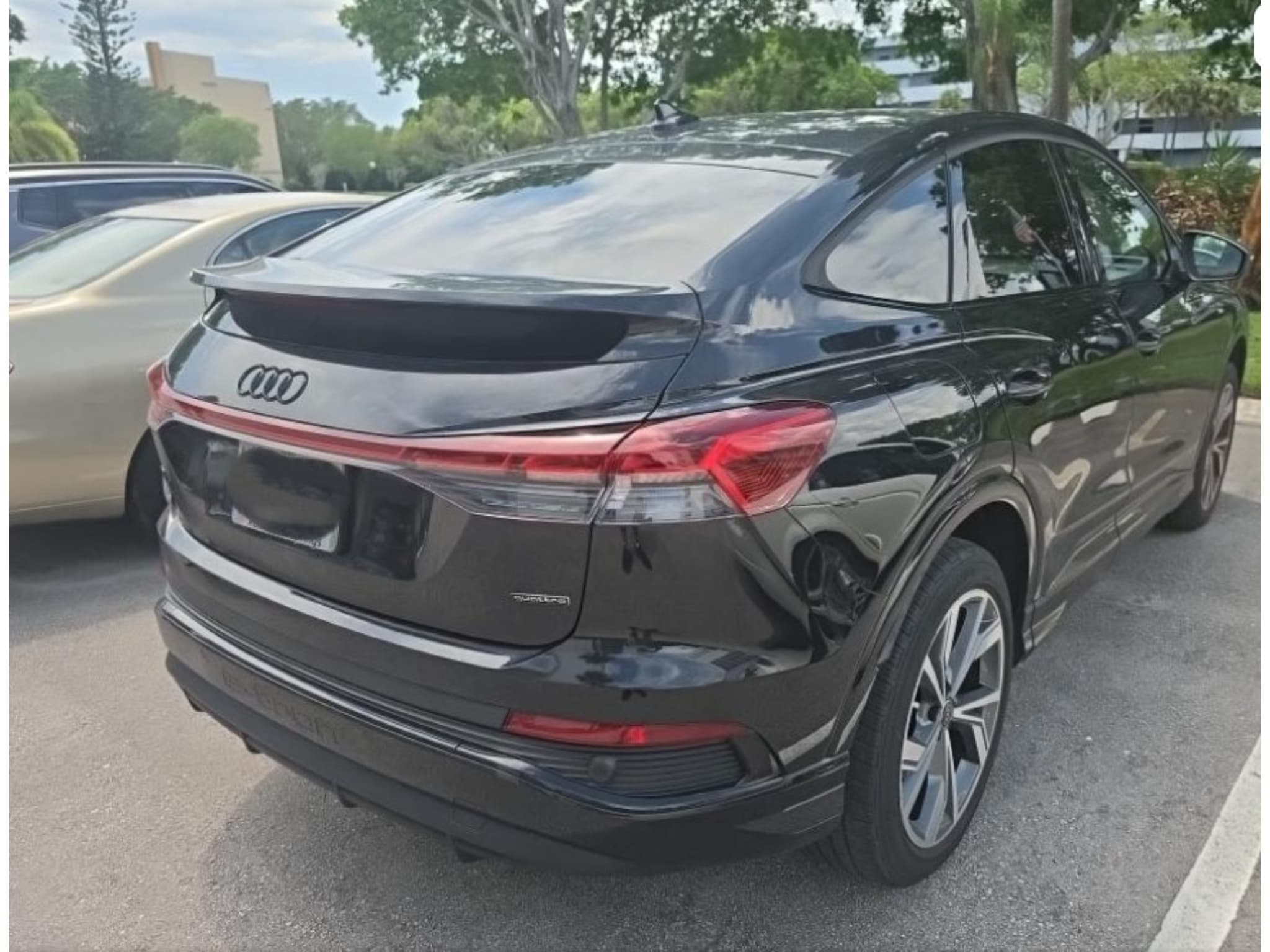 2023 Audi Q4 e-tron Sportback view 3