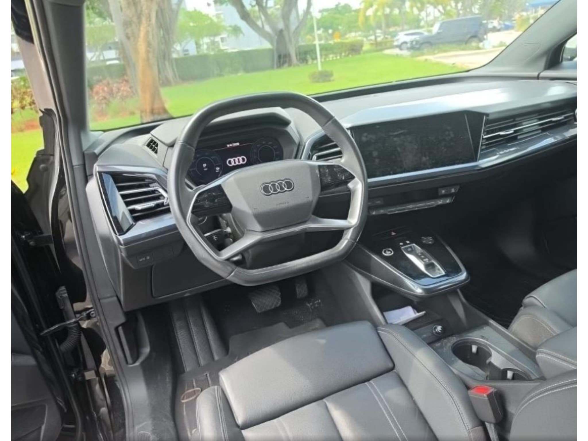 2023 Audi Q4 e-tron Sportback view 5