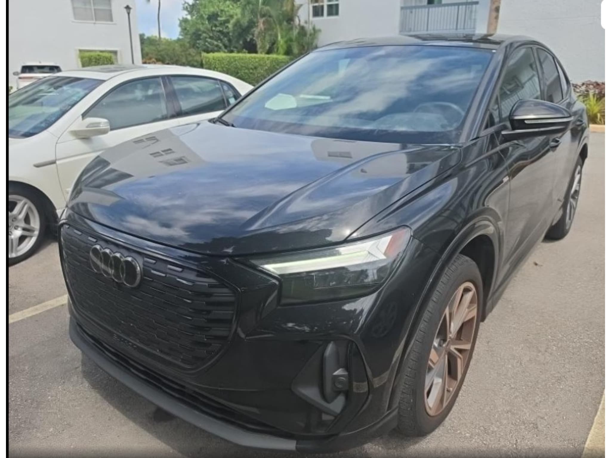 2023 Audi Q4 e-tron Sportback view 1