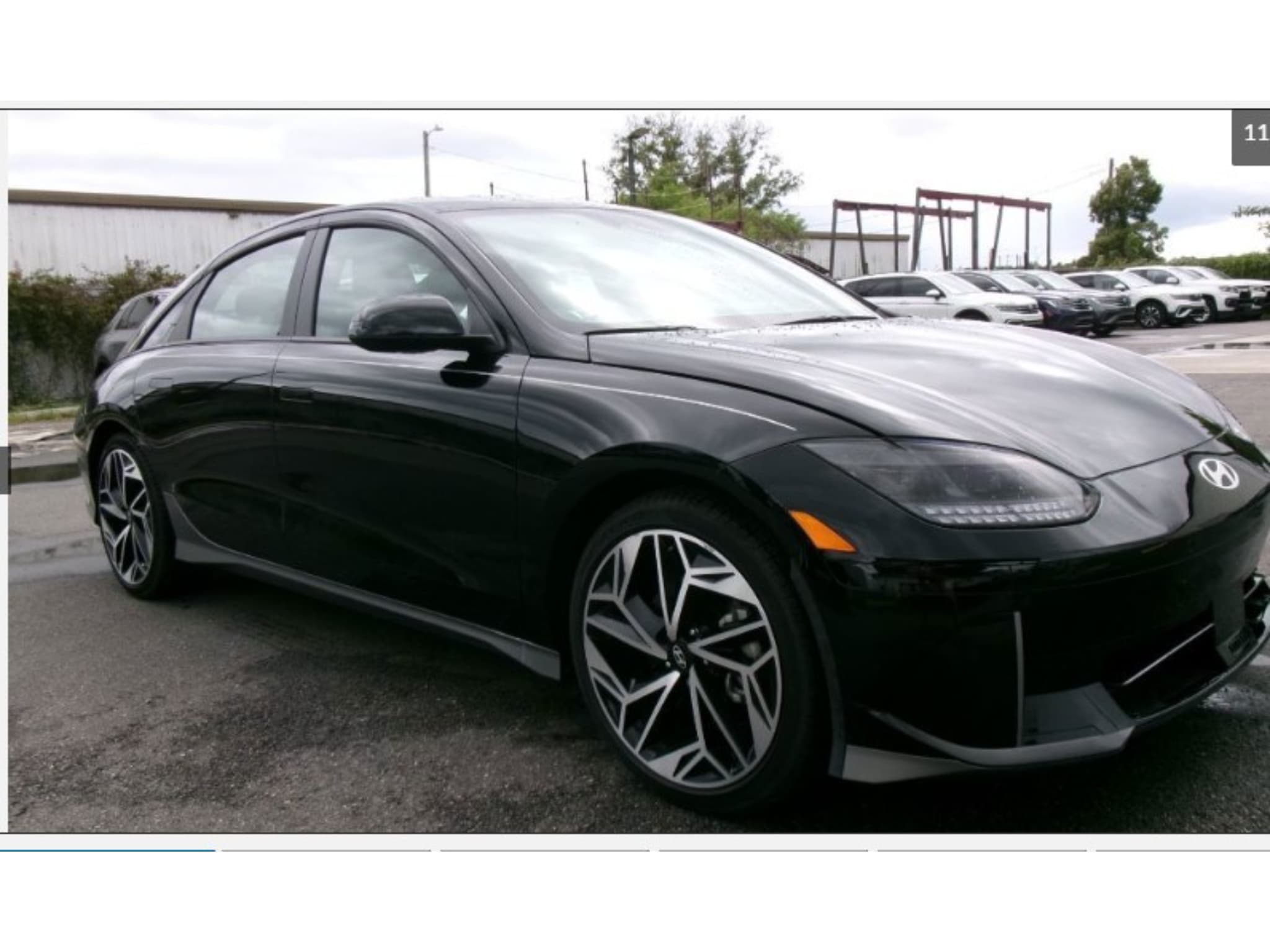 2023 Hyundai IONIQ 6 view 4
