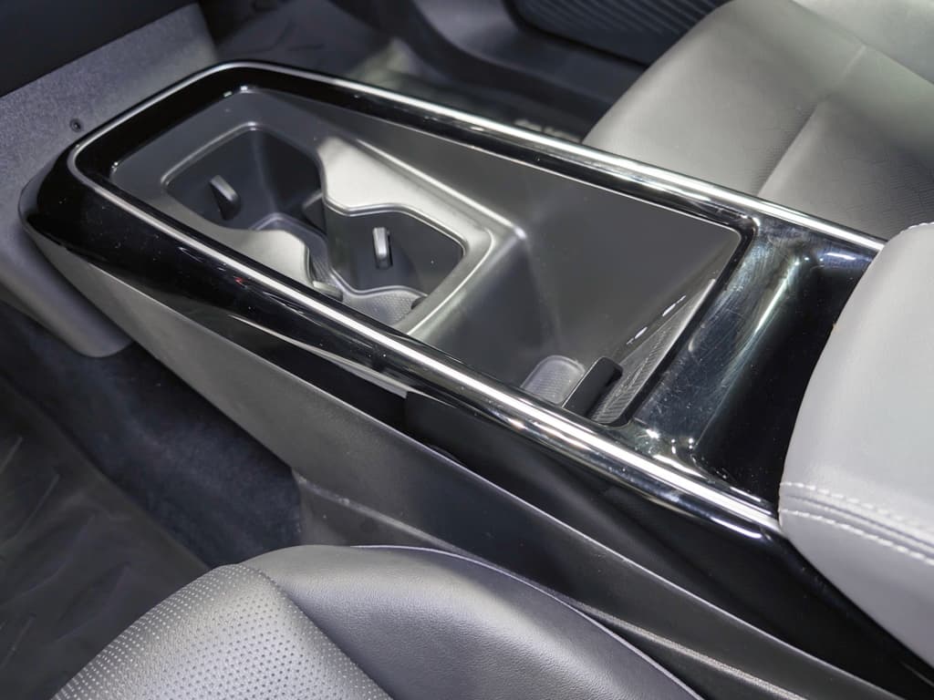 2023 Volkswagen ID.4 view 21