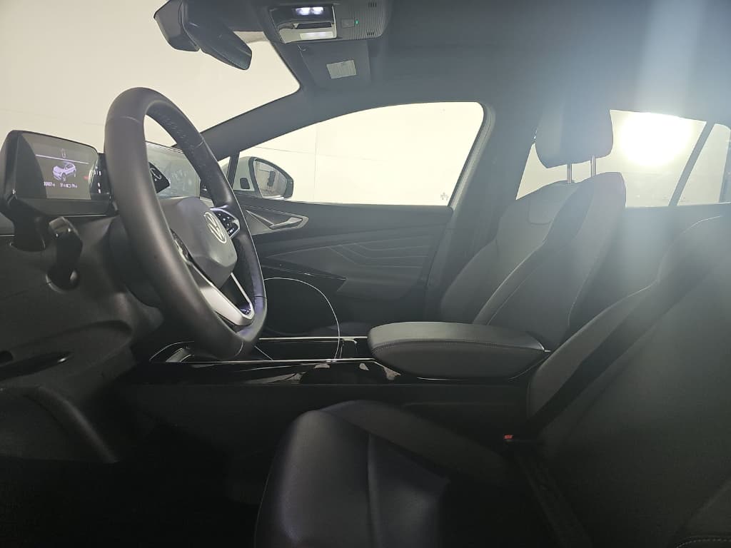 2023 Volkswagen ID.4 view 5