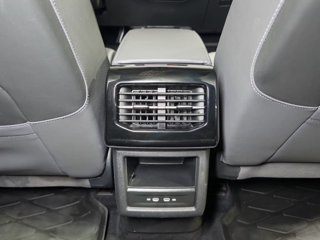 2023 Volkswagen ID.4 view 23