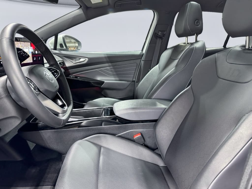 2023 Volkswagen ID.4 view 19