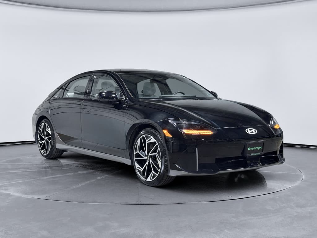 2023 Hyundai IONIQ 6 view 4