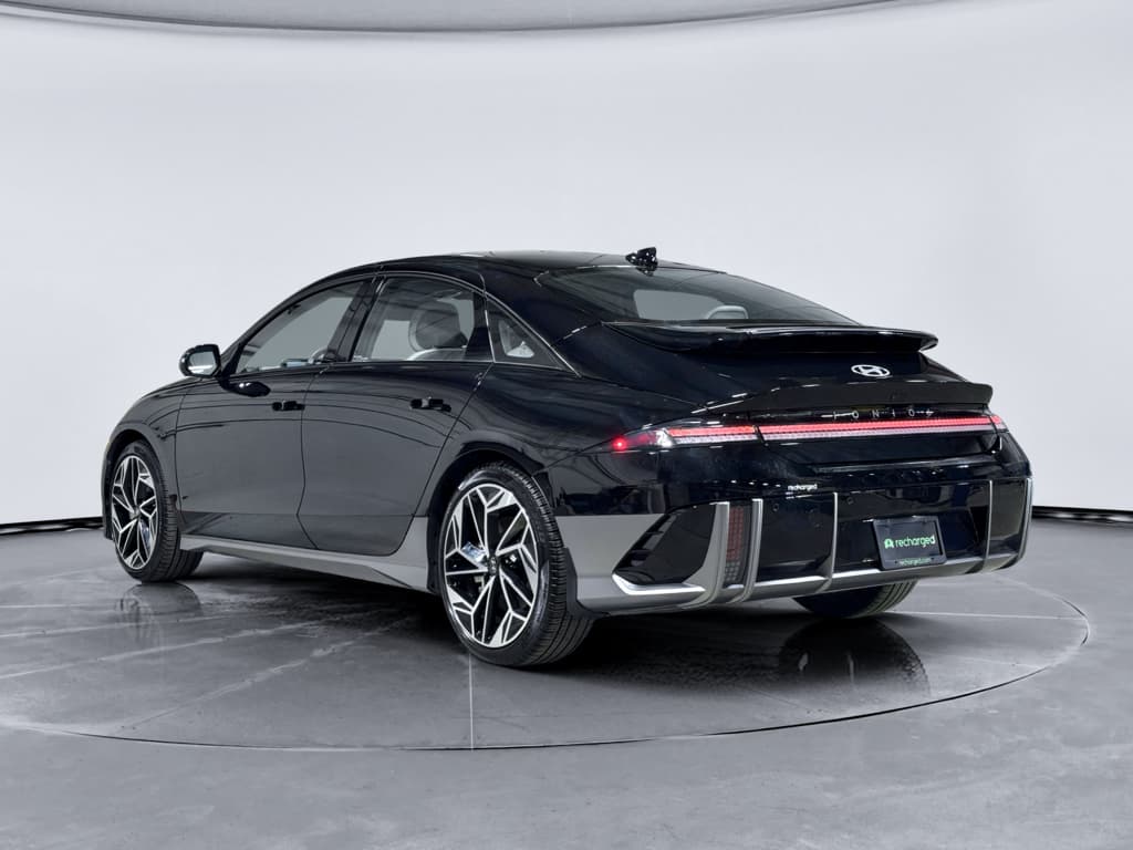 2023 Hyundai IONIQ 6 view 2