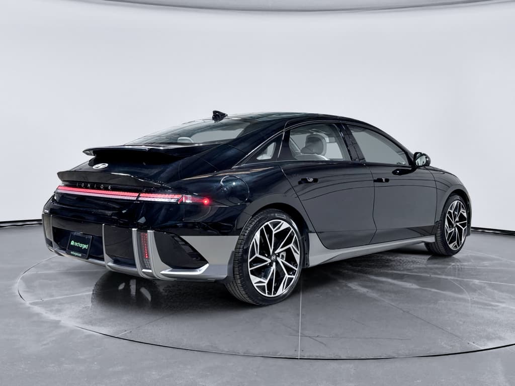 2023 Hyundai IONIQ 6 view 3