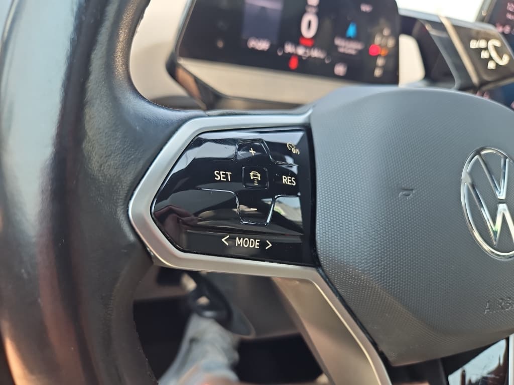 2021 Volkswagen ID.4 view 9