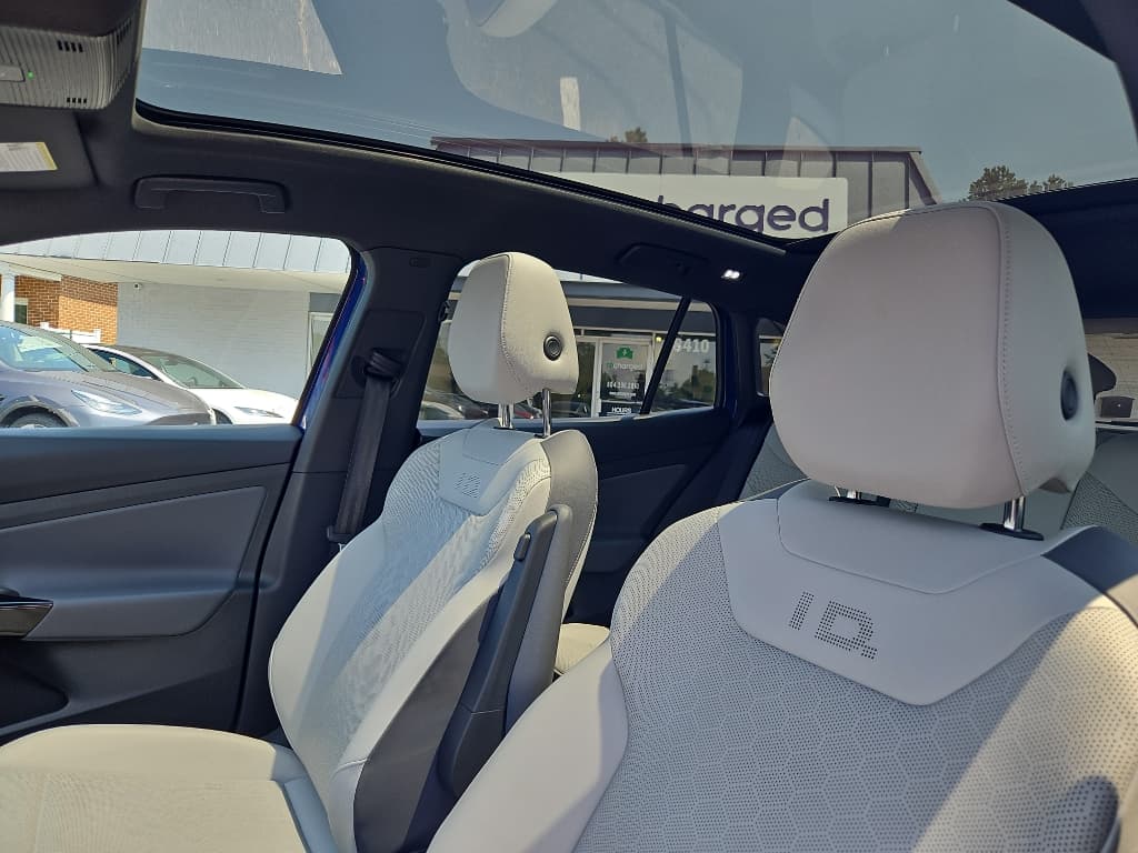 2021 Volkswagen ID.4 view 21