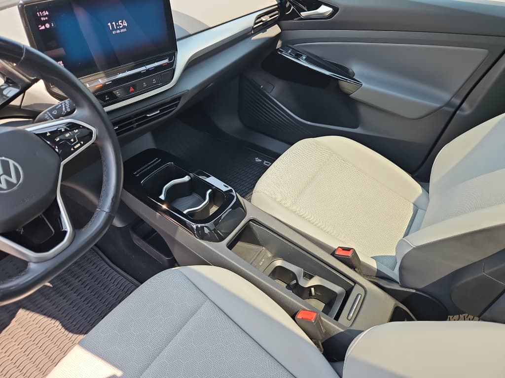 2021 Volkswagen ID.4 view 18