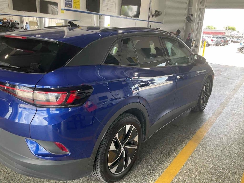 2021 Volkswagen ID.4 view 4