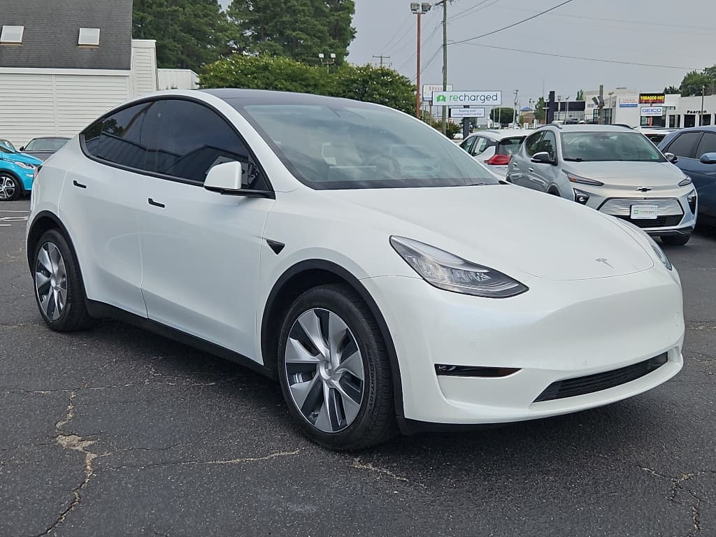 2020 Tesla Model Y view 4