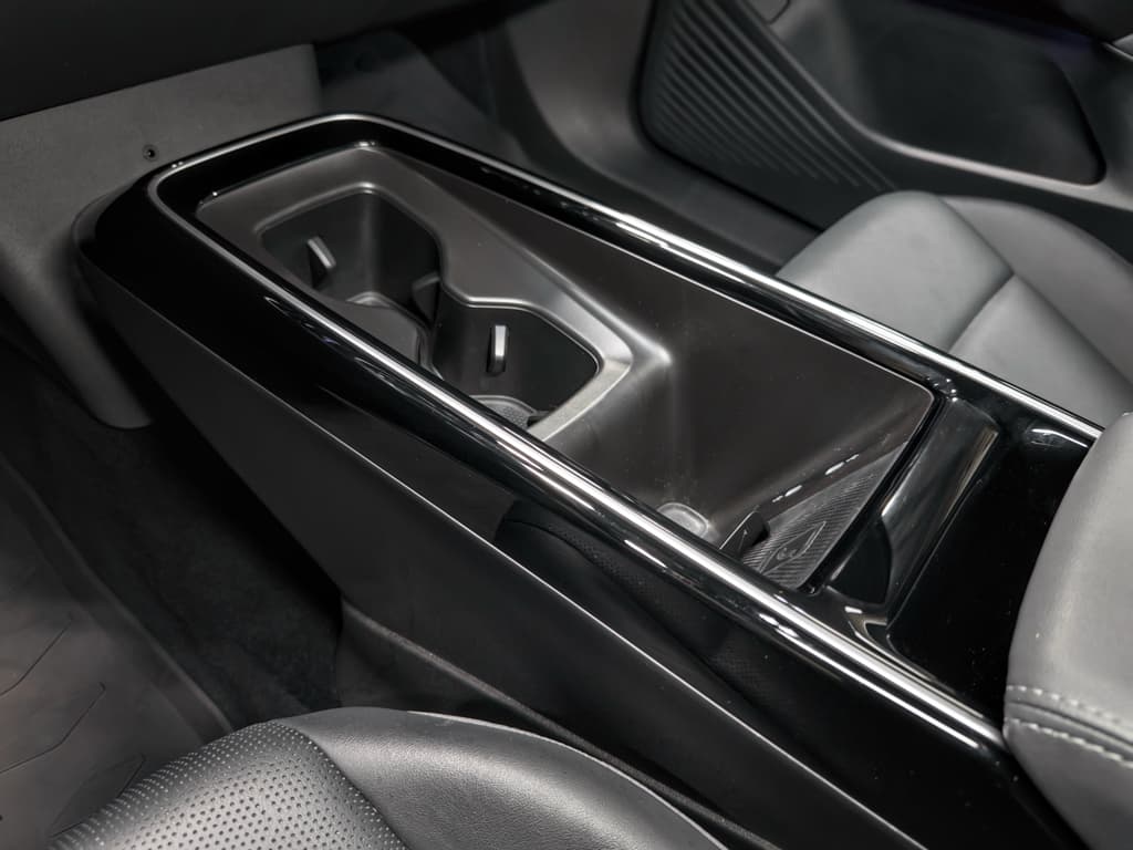 2023 Volkswagen ID.4 view 20